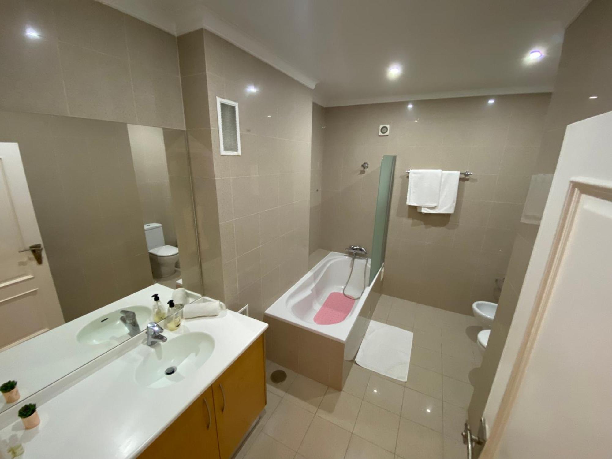 ساو مارتينهو دو بورتو B&B With Heated Pool المظهر الخارجي الصورة